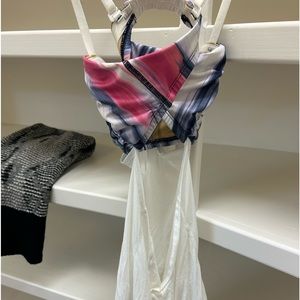 Lululemon workout tank with bra